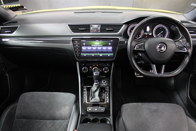 2018 Skoda Superb - Thumbnail