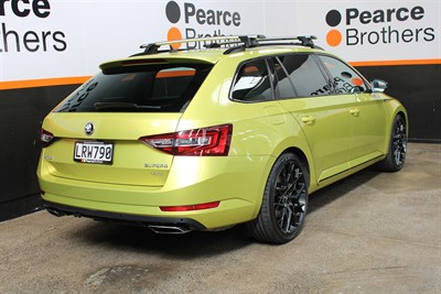 2018 Skoda Superb - Thumbnail