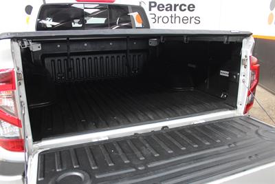 2022 Nissan Navara - Thumbnail