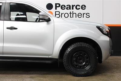 2022 Nissan Navara - Thumbnail