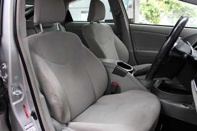2014 Toyota PRIUS - Thumbnail