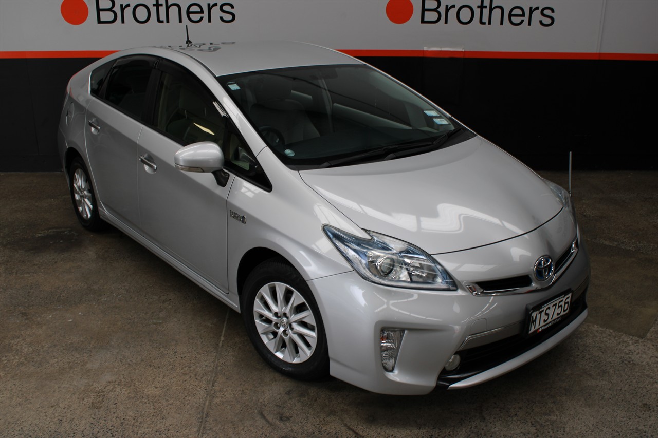 2014 Toyota PRIUS