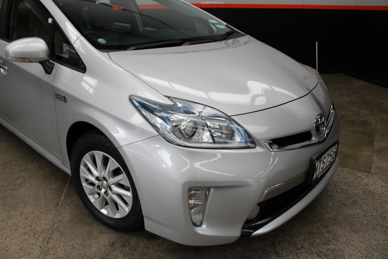 2014 Toyota PRIUS