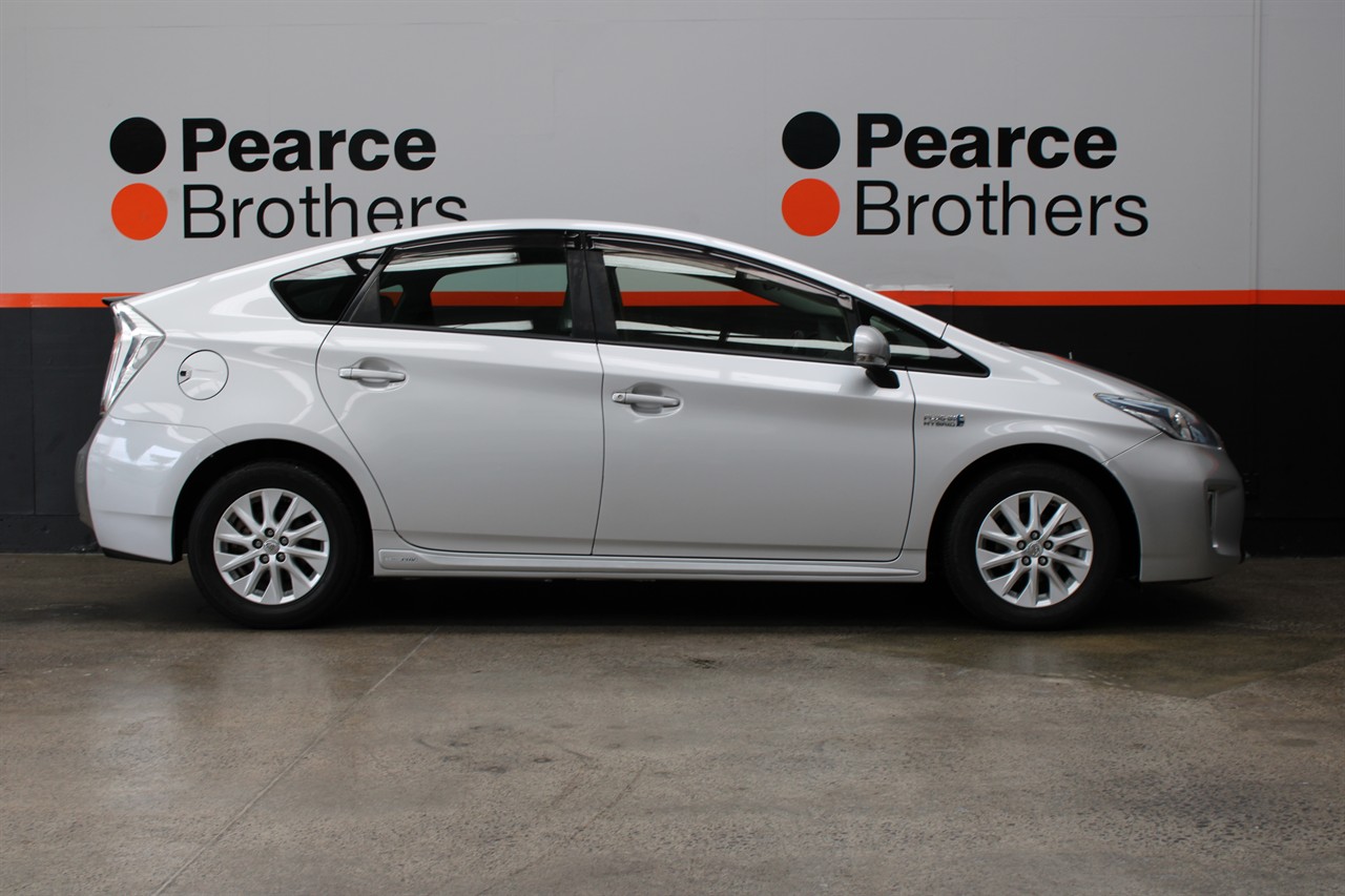 2014 Toyota PRIUS
