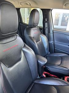 2016 Jeep Renegade - Thumbnail