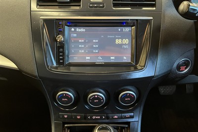 2013 Mazda Axela - Thumbnail