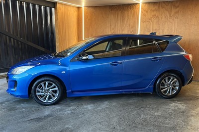 2013 Mazda Axela - Thumbnail