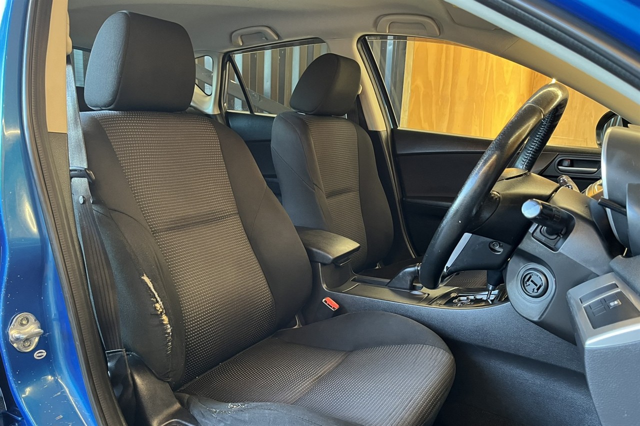2013 Mazda Axela