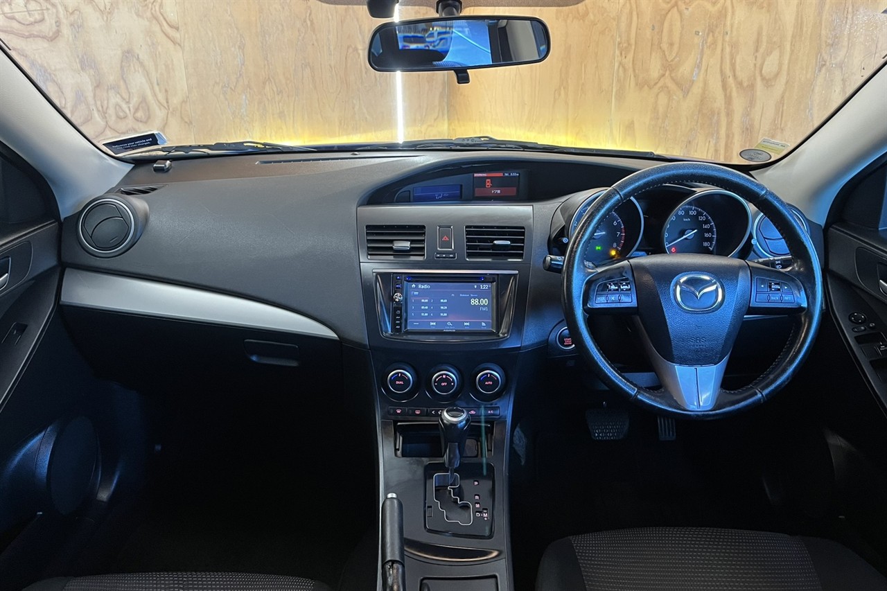 2013 Mazda Axela