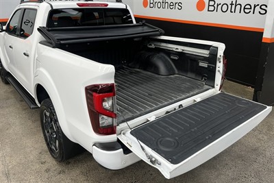 2021 Nissan Navara - Thumbnail