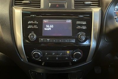 2016 Nissan Navara - Thumbnail