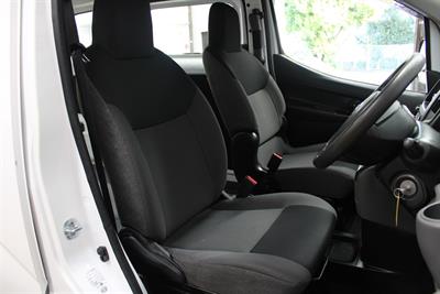 2015 Nissan Nv200 - Thumbnail