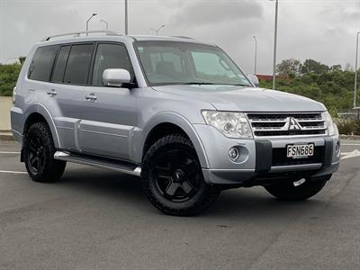 2011 Mitsubishi Pajero