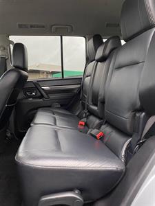 2011 Mitsubishi Pajero - Thumbnail