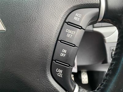 2011 Mitsubishi Pajero - Thumbnail