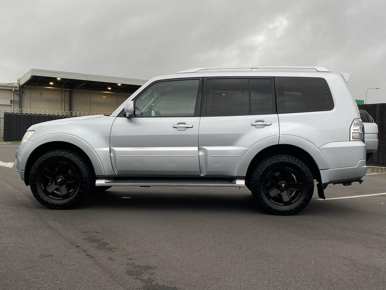 2011 Mitsubishi Pajero