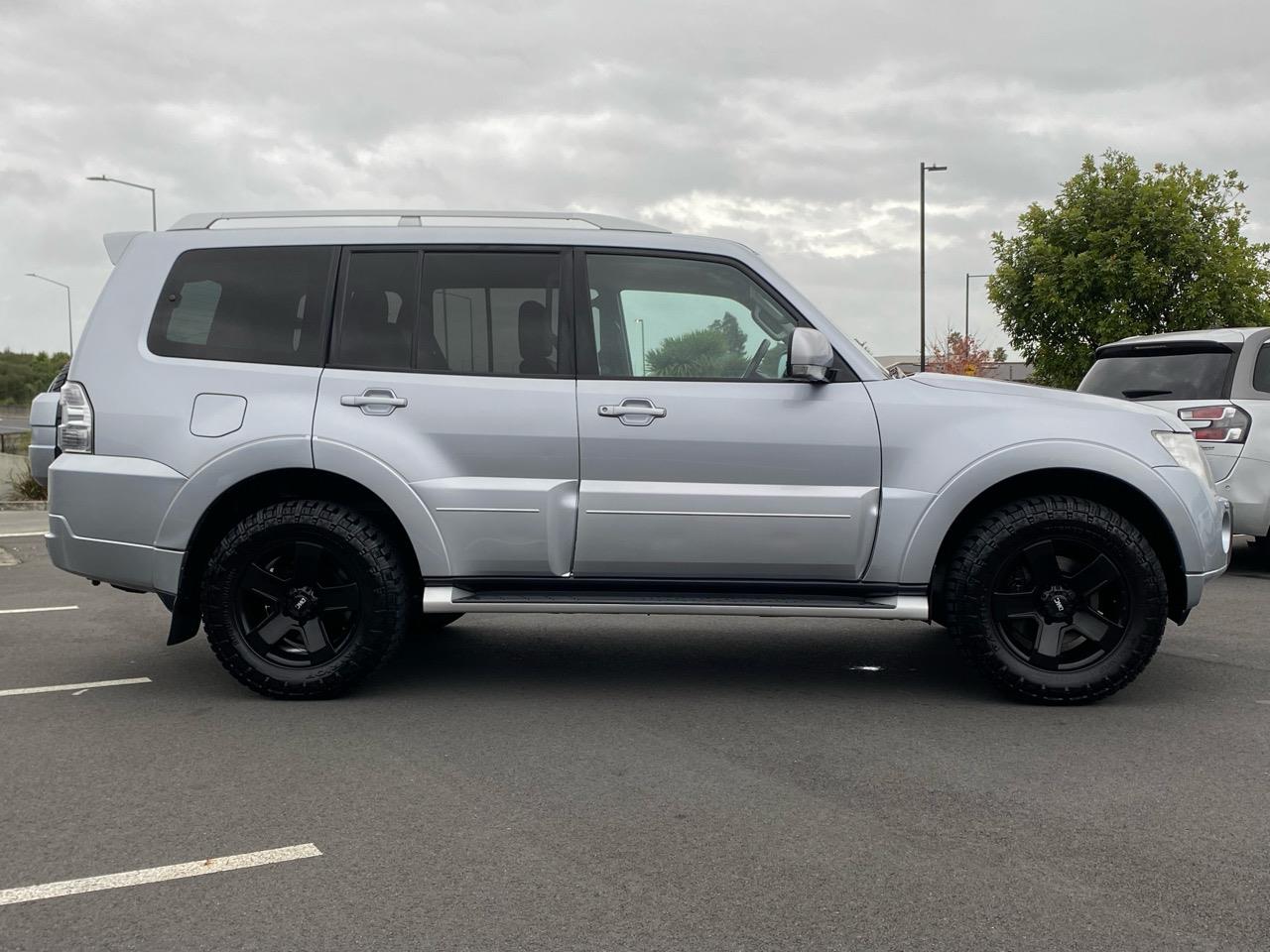 2011 Mitsubishi Pajero