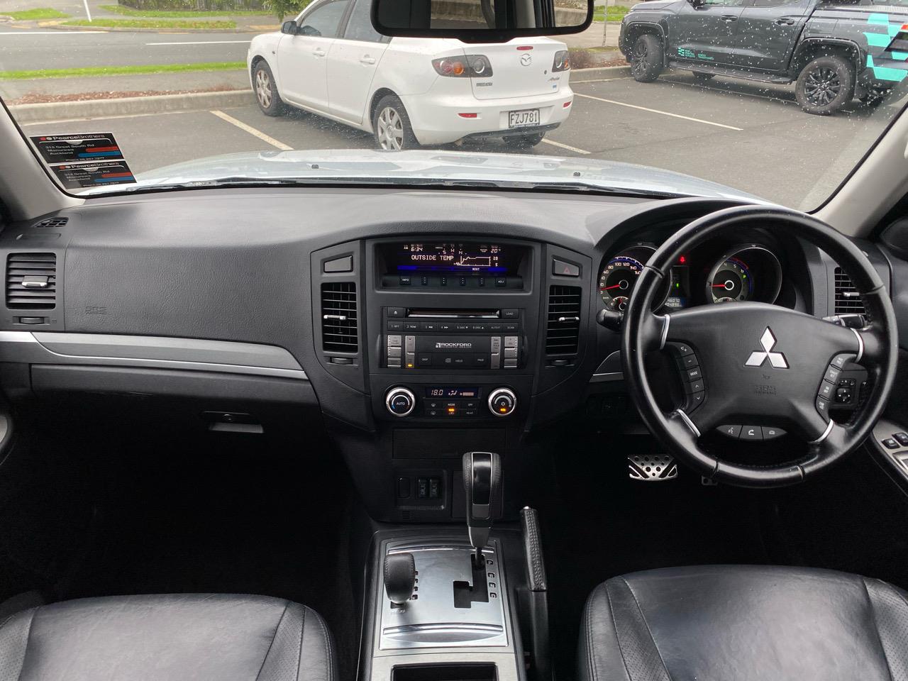 2011 Mitsubishi Pajero