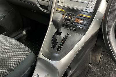 2009 Toyota Auris - Thumbnail