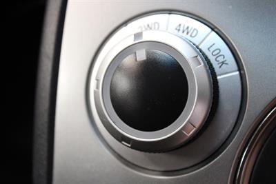 2011 Mitsubishi Delica - Thumbnail