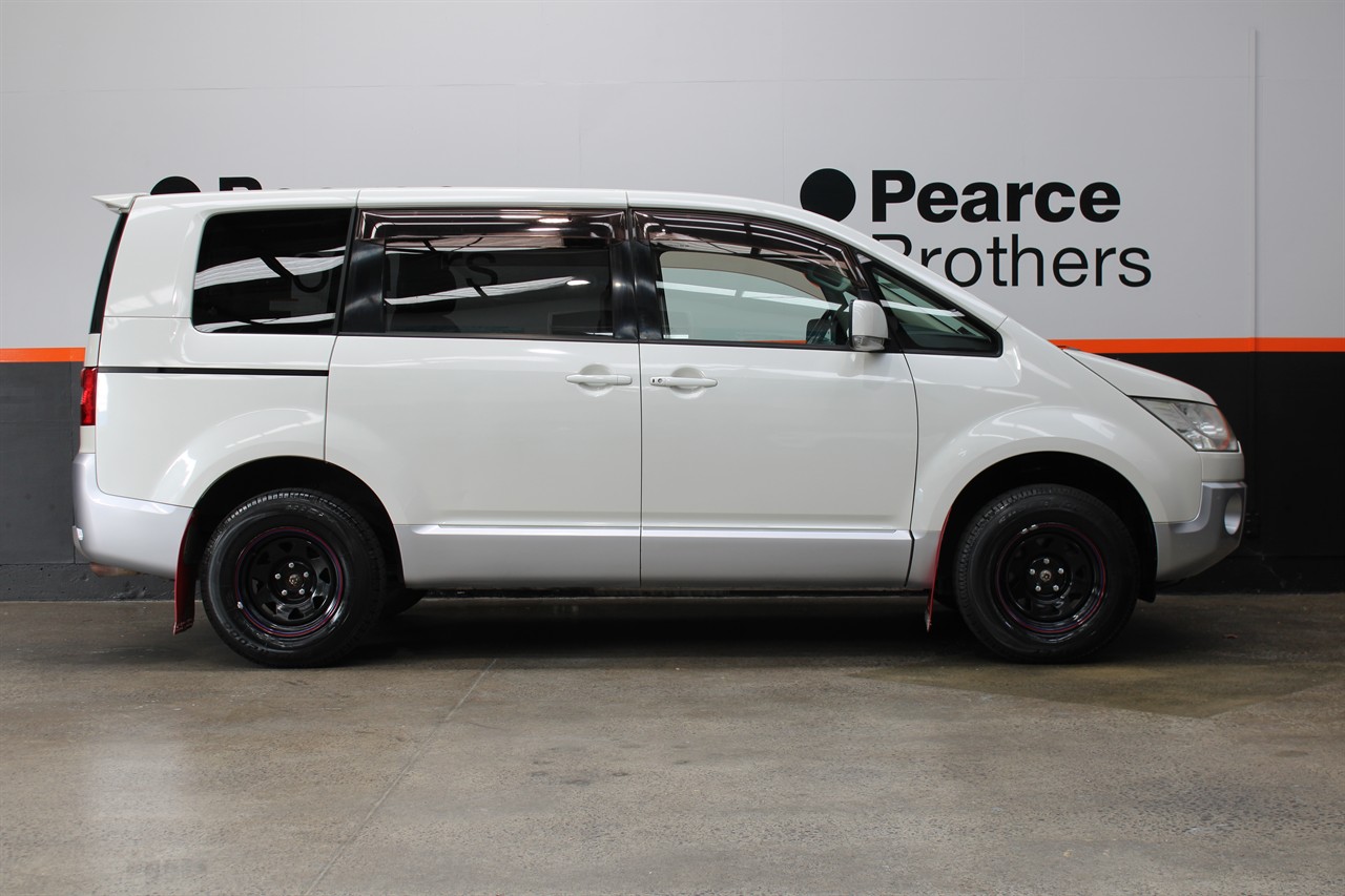2011 Mitsubishi Delica