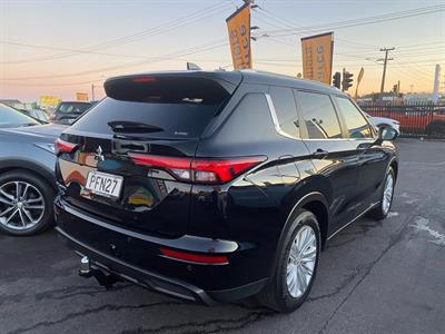 2022 Mitsubishi Outlander - Thumbnail