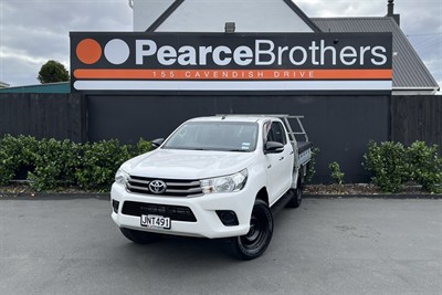 2016 Toyota Hilux - Thumbnail