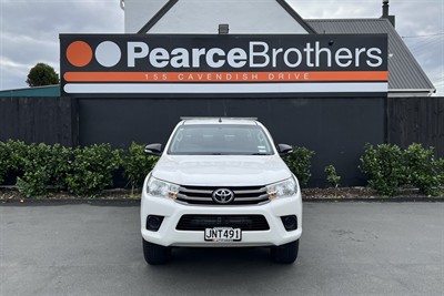 2016 Toyota Hilux - Thumbnail