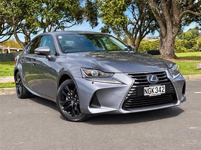 2021 Lexus IS 300h