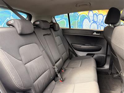 2018 Kia SPORTAGE - Thumbnail
