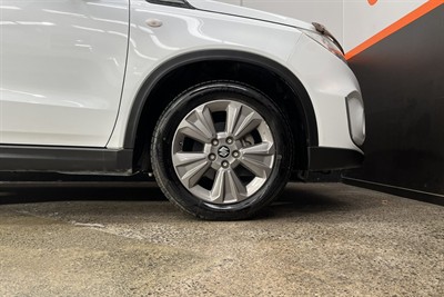 2020 Suzuki Vitara - Thumbnail