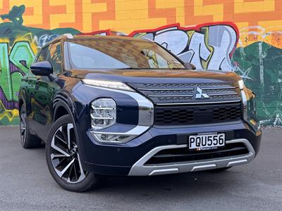 2023 Mitsubishi Outlander - Thumbnail