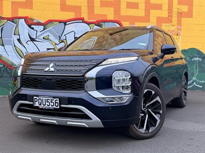 2023 Mitsubishi Outlander - Thumbnail