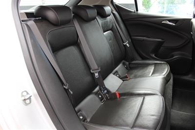 2019 Holden Astra - Thumbnail