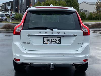 2016 Volvo Xc60 - Thumbnail