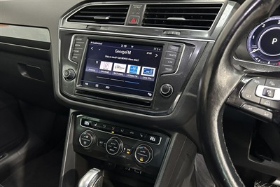 2017 Volkswagen TIGUAN - Thumbnail