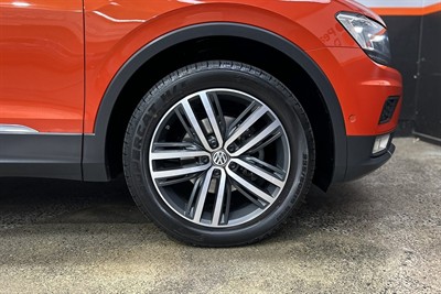 2017 Volkswagen TIGUAN - Thumbnail