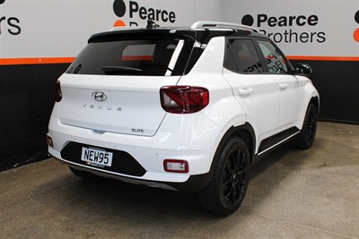 2021 Hyundai Venue - Thumbnail