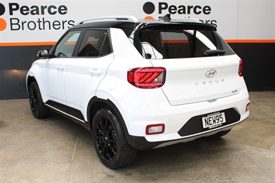 2021 Hyundai Venue - Thumbnail