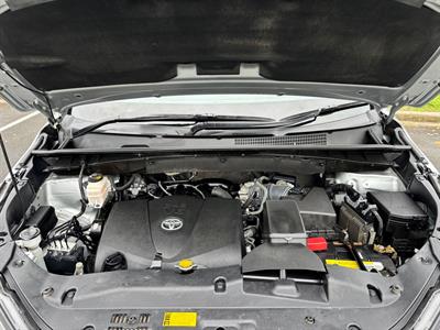 2017 Toyota Highlander - Thumbnail