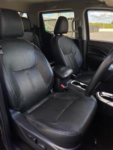 2017 Nissan Navara - Thumbnail
