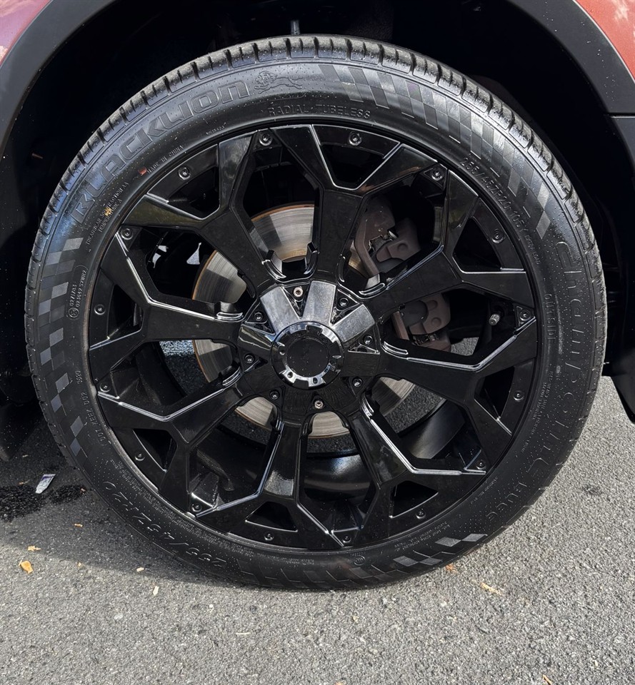 2021 Mahindra XUV500