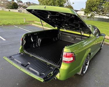 2016 Holden Commodore - Thumbnail
