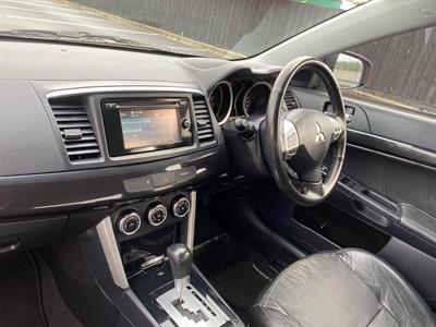 2018 Mitsubishi Lancer - Thumbnail