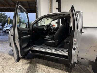 2016 Toyota Hilux - Thumbnail