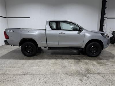 2016 Toyota Hilux - Thumbnail
