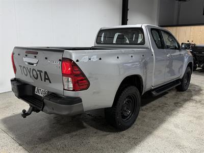 2016 Toyota Hilux - Thumbnail