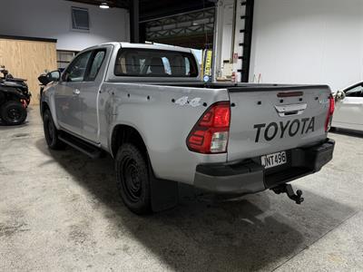 2016 Toyota Hilux - Thumbnail