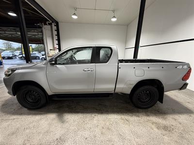 2016 Toyota Hilux - Thumbnail