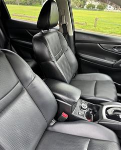 2015 Nissan X-Trail - Thumbnail